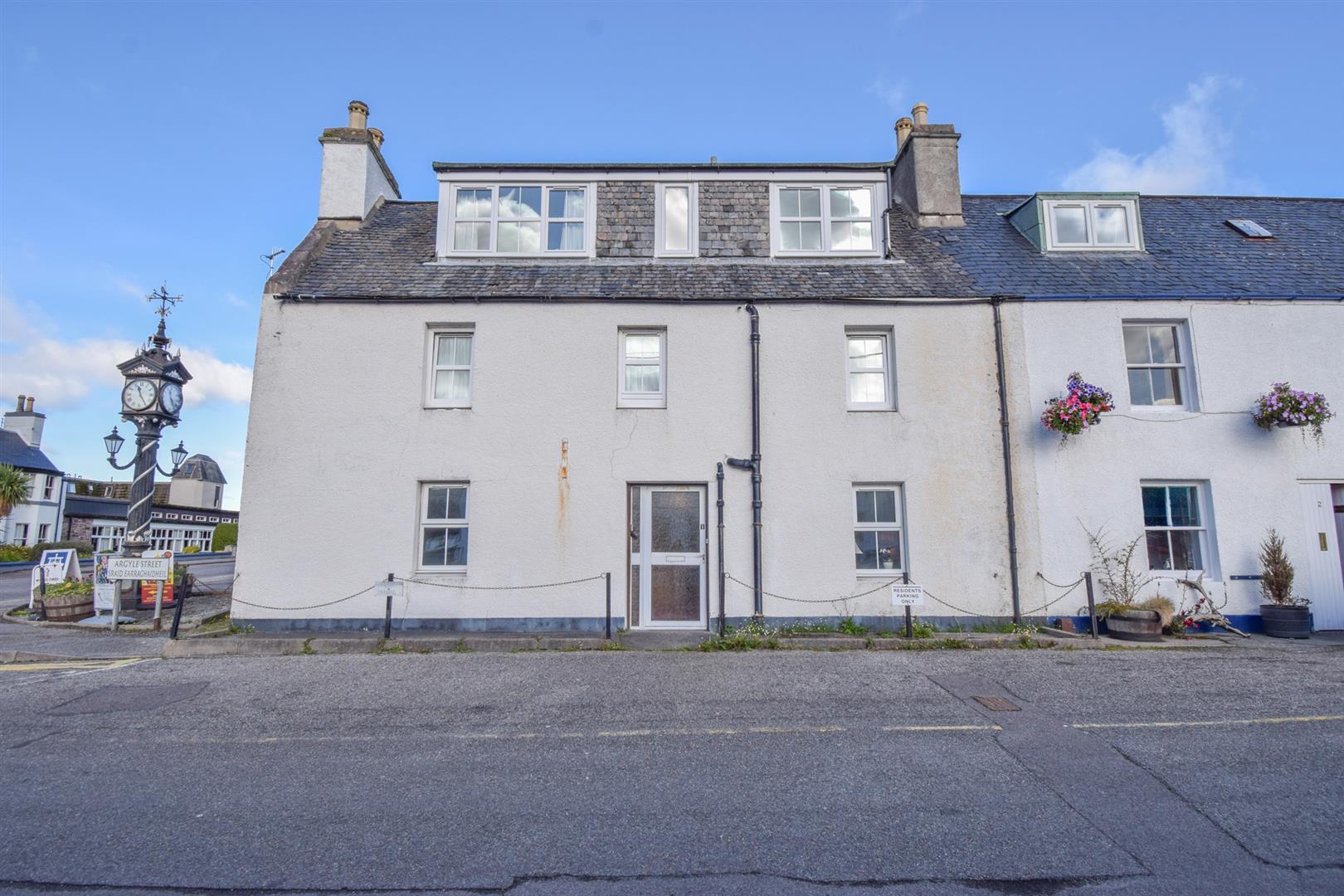 Under Offer: 5 Bed House - end terrace